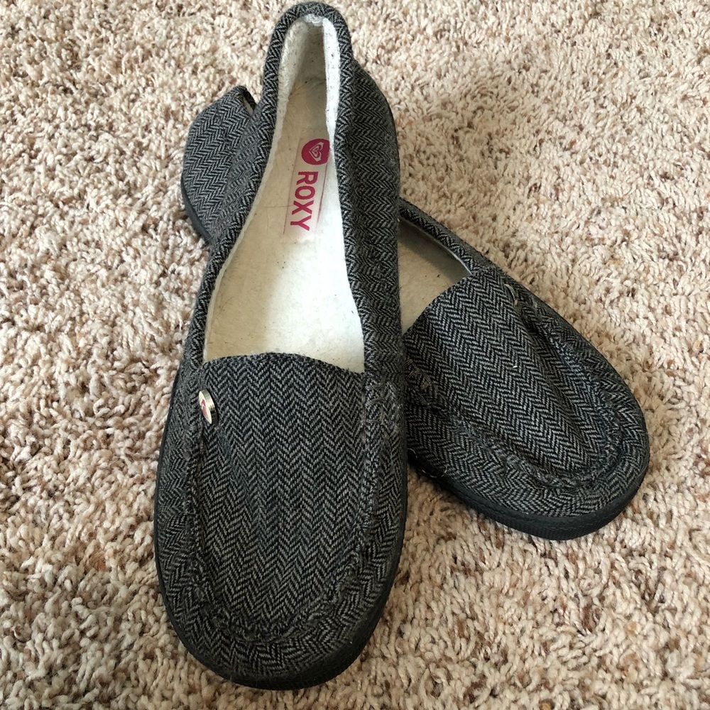 Roxy sherpa lined loafers size 8.5